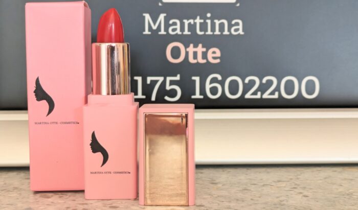 Der neue Lippenstift Warm Red aus der Heartbeat Collection von Martina Otte Cosmetics®